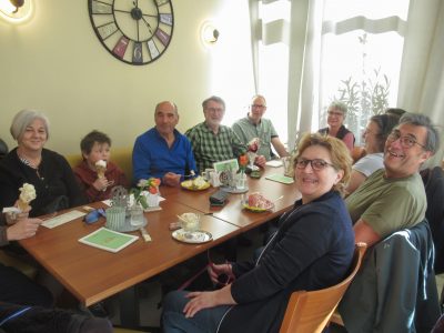 Gemeinsam Erreichtes feiern und Motivation für die Stadtradeln-Wochen 2025: Mitglieder vom Team Grün unterwegs, neulich bei einer süßen Stärkung